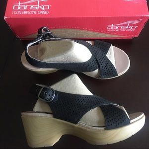 Brand new women’s Dansko sandals